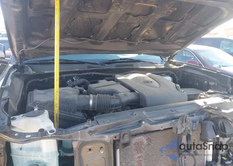 2021 Toyota Tacoma Trd Off-Road z USA, uszkodzony, nr VIN 5TFCZ5AN7MX266364